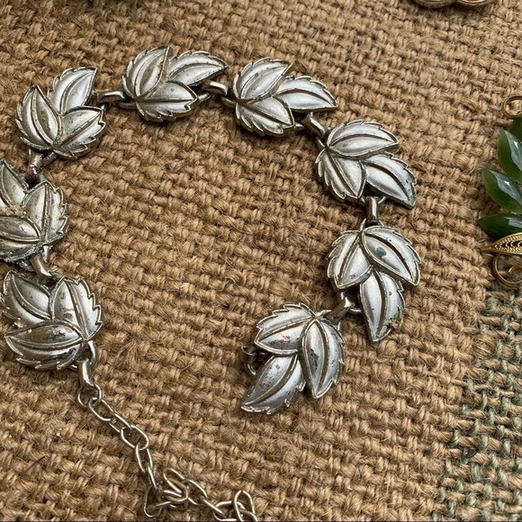 Vintage Estate Jewelry Group Lot Earrings Pins - Picture 3 of 8